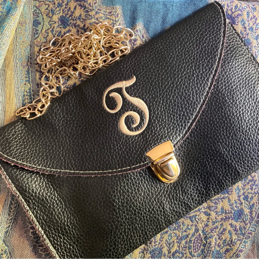 Marleylilly T monogram clutch